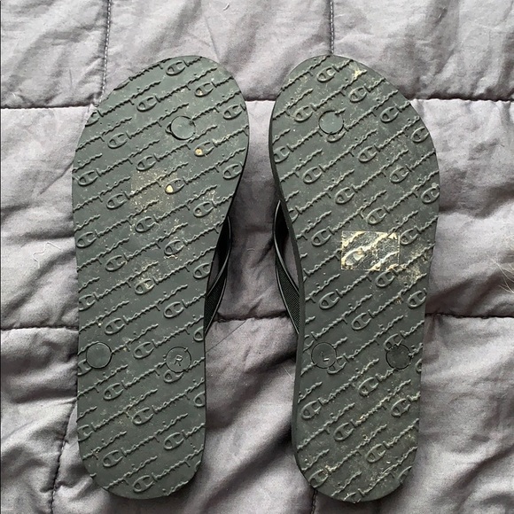 ✨2/25$✨Champion flip flops - Picture 2 of 3